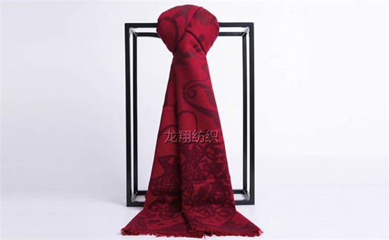 龙翔纺织酒红色围巾