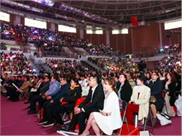 龙翔为董欣集团定制年会羊毛围巾礼品