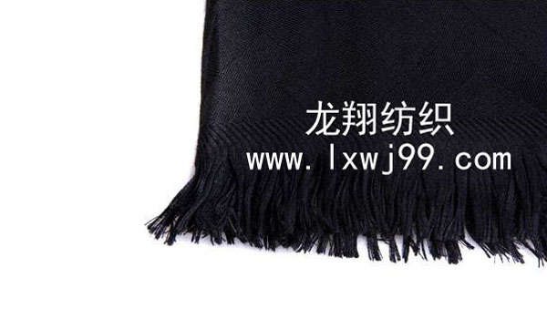 黑色羊绒围巾
