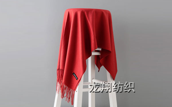 大红色围巾