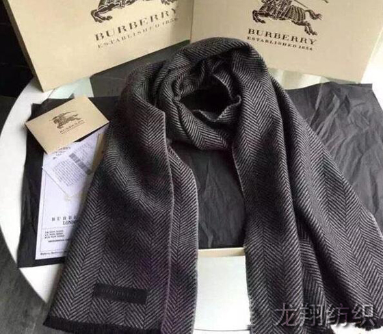 男士围巾品牌:巴宝莉 男士围巾品牌:巴宝莉